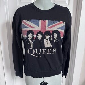 Queen Graphic Black Crewneck Sweater